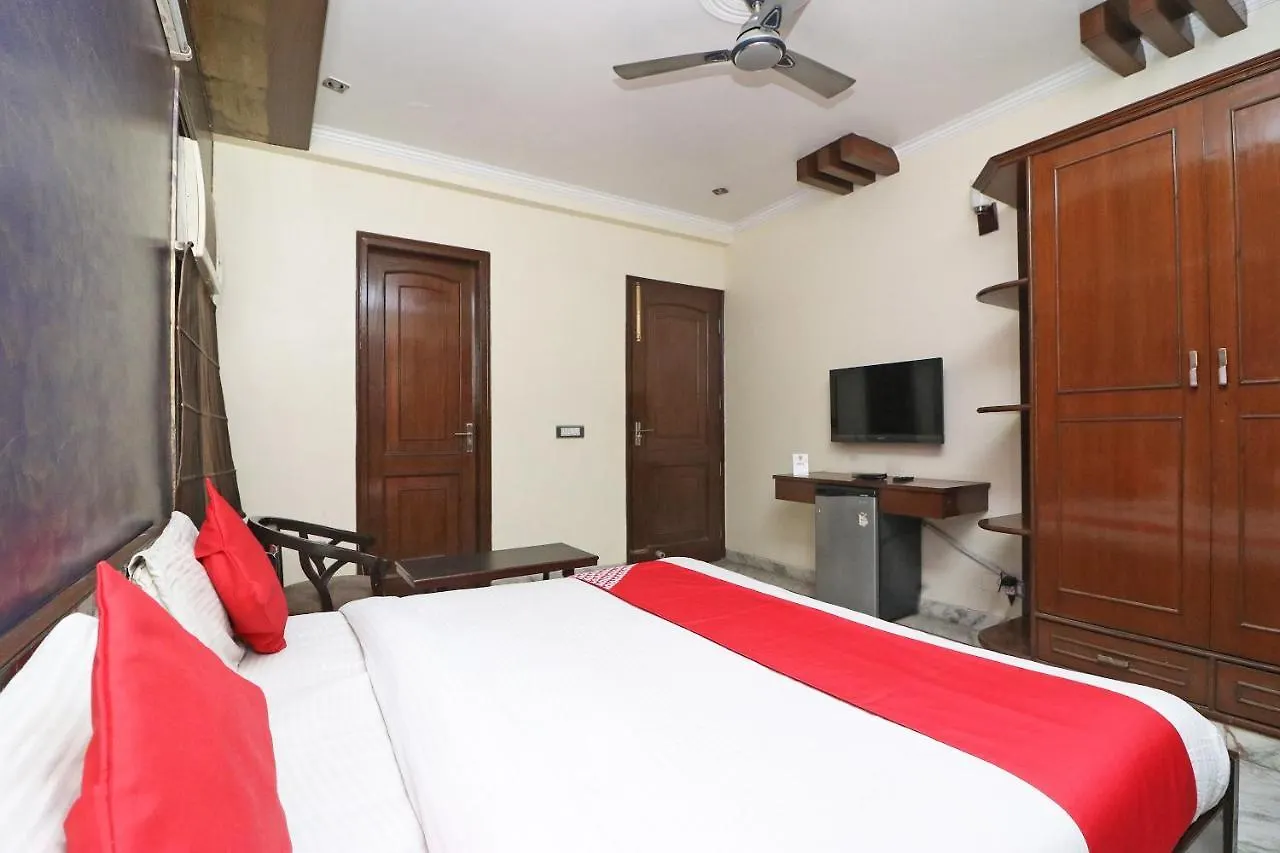 *** فندق Oyo 15184 Dev Palace غورغاون الهند