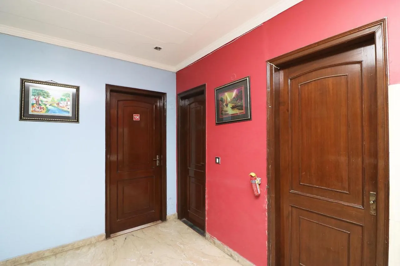 Oyo 15184 Dev Palace غورغاون فندق