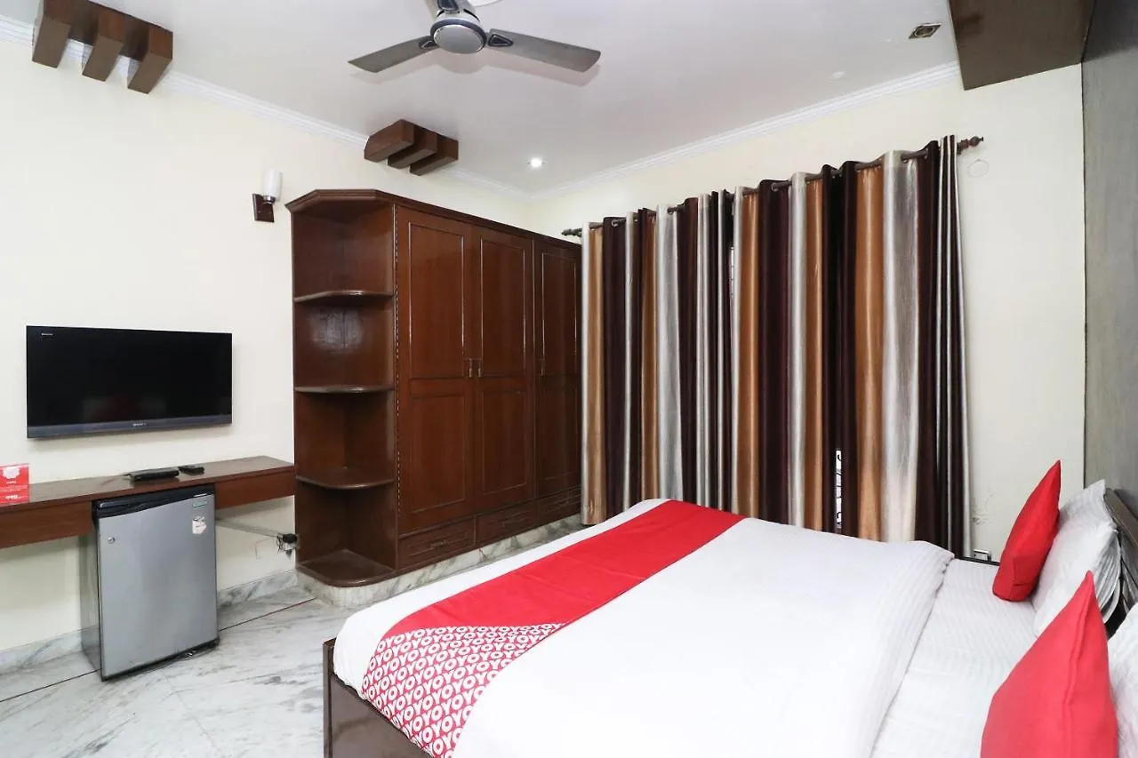 Oyo 15184 Dev Palace Gurgaon 3*,