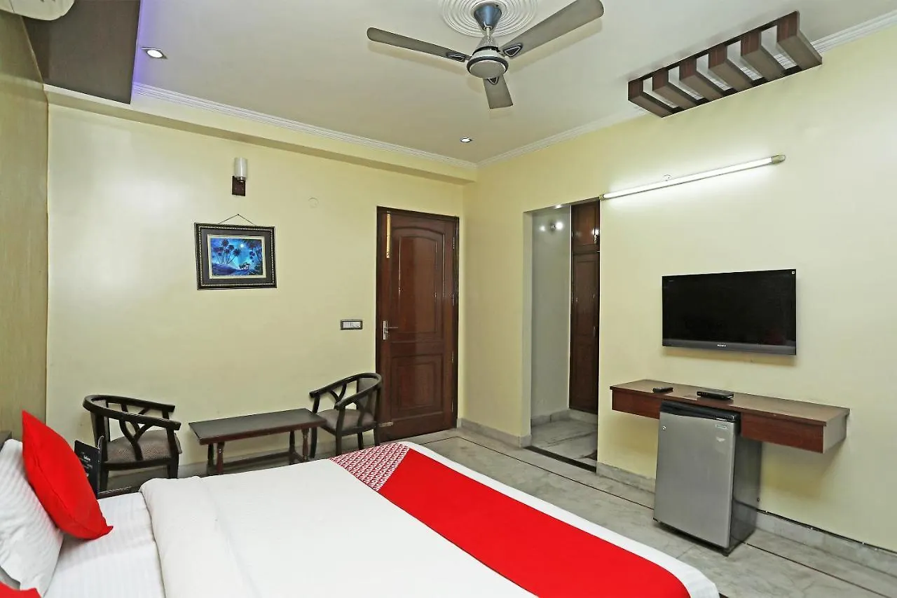 Hotel Oyo 15184 Dev Palace Gurgaon